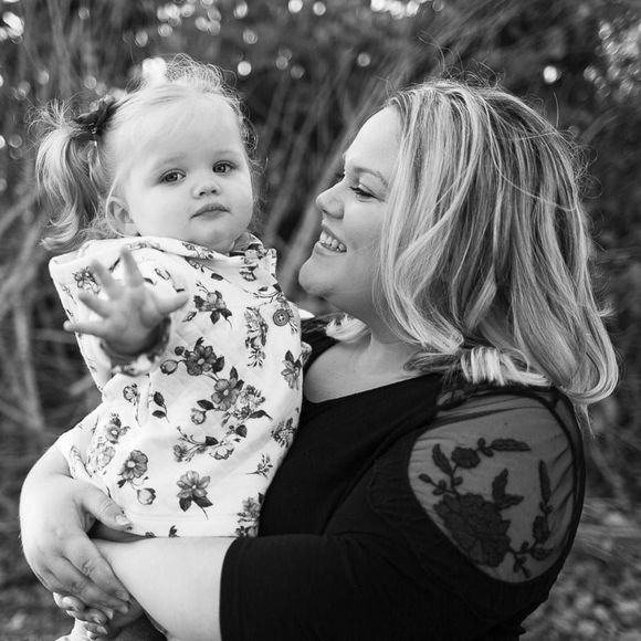 Meet your Posher, Joelle - Picture 1 of 1